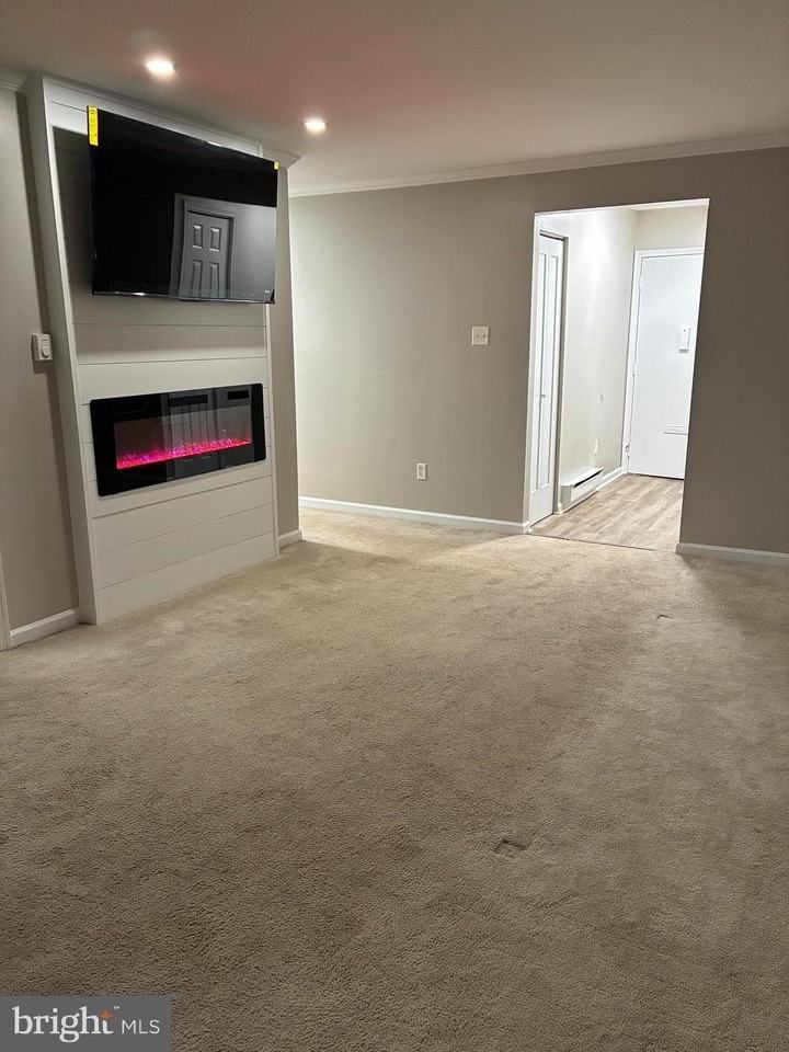 178 Elephant Rd #B13 - Photo 6 of 10