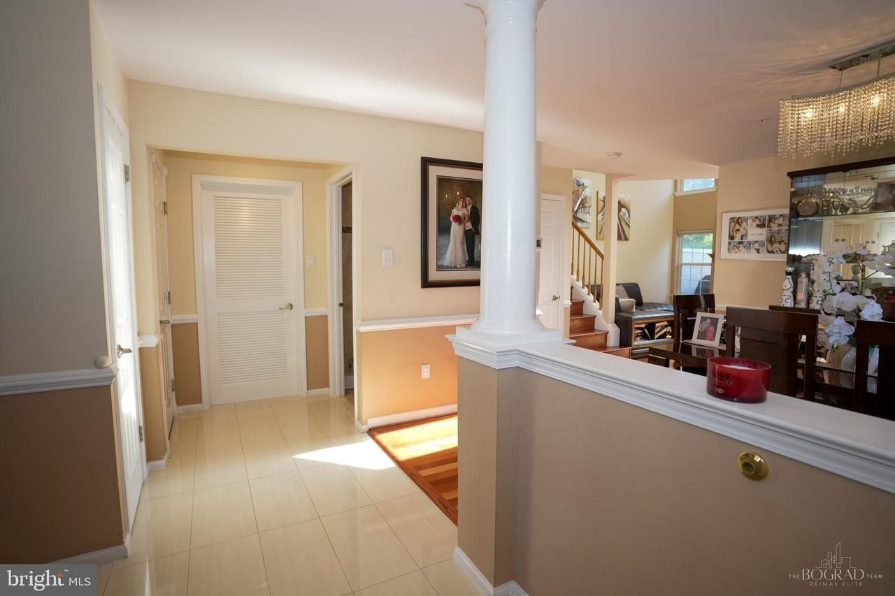 201 White Pine Ct - Photo 3 of 43