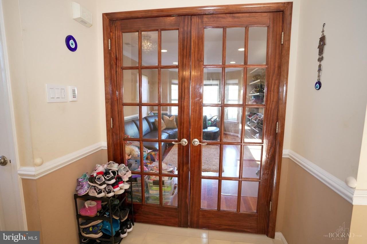 201 White Pine Ct - Photo 5 of 43
