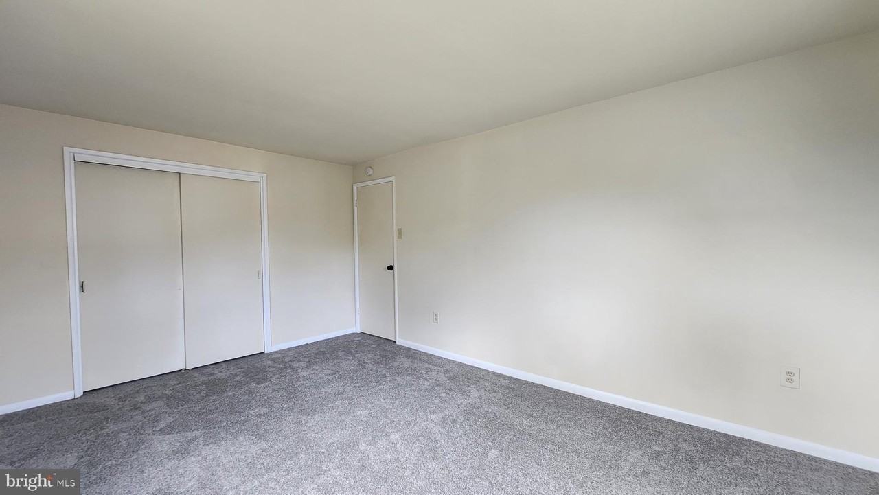 804 Vaughn Rd #B7 - Photo 6 of 9