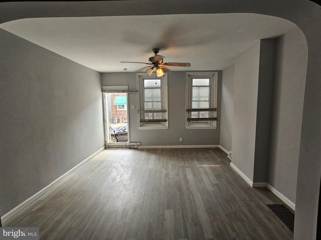 1847 E Lippincott St - Photo 2 of 23