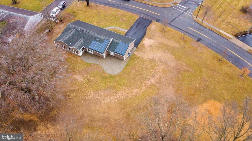 127 Kendall Rd - Photo 2 of 48