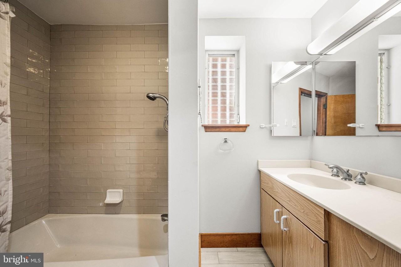 241 S 23rd St #2ndFL - Photo 6 of 21
