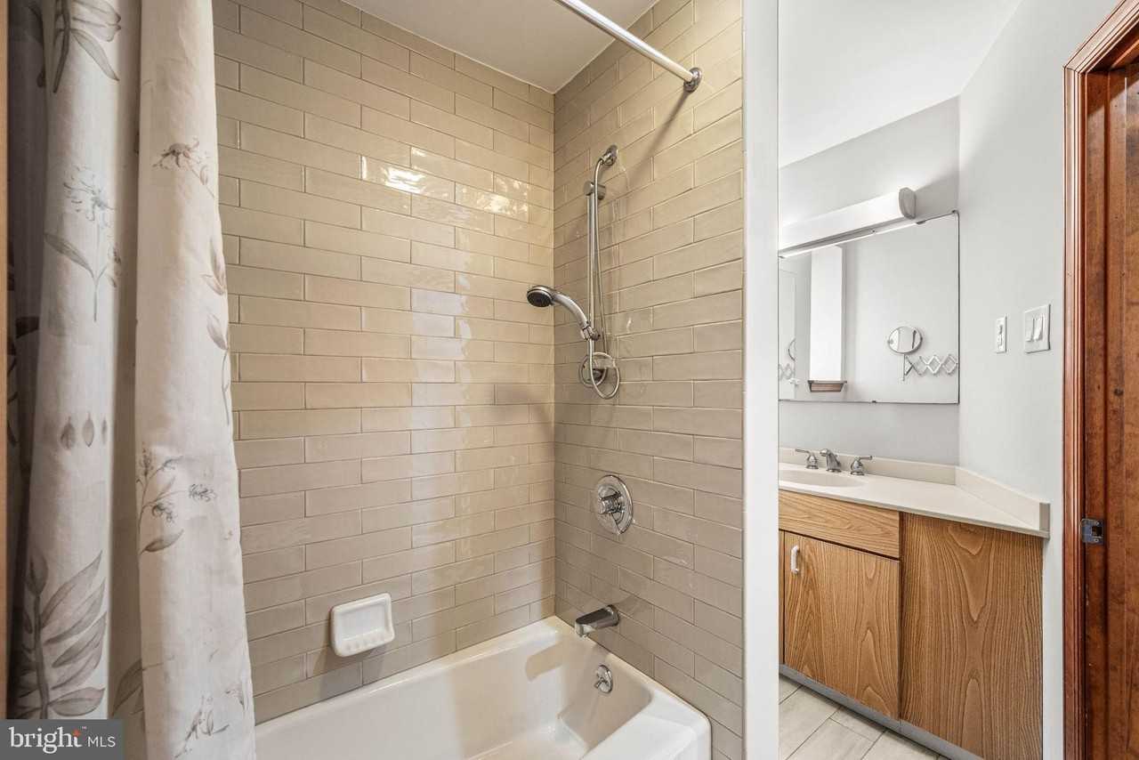 241 S 23rd St #2ndFL - Photo 7 of 21