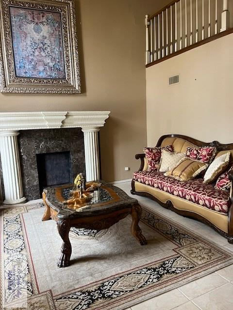 2133 Toluca Dr - Photo 2 of 16
