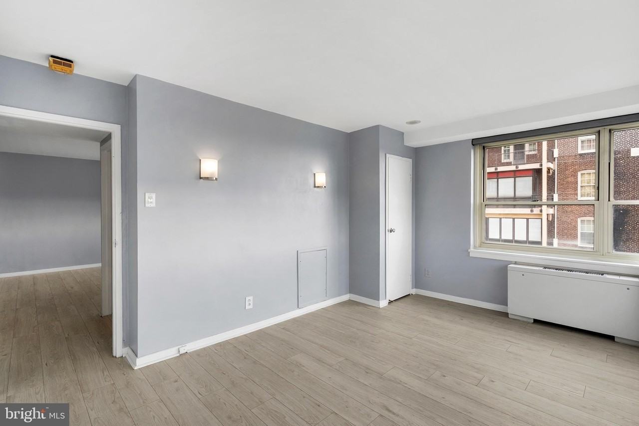 1810 Rittenhouse Sq #1608 - Photo 5 of 22