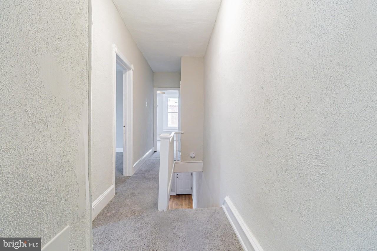 1528 S Hollywood St - Photo 5 of 26