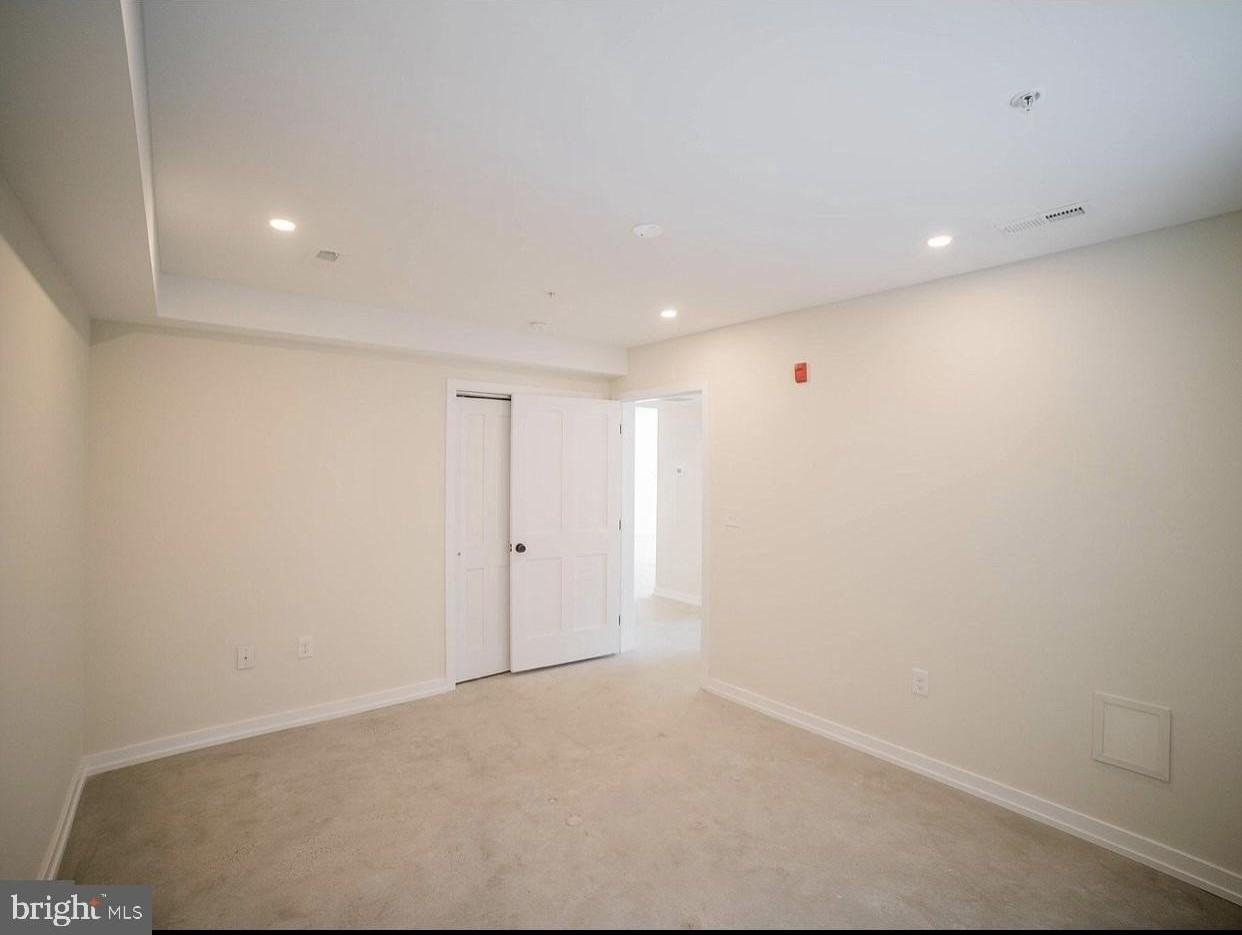 1331 N Randolph St #9 - Photo 7 of 14