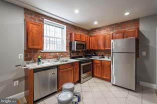 2123 Spring Garden St #1R - Photo 1 of 1