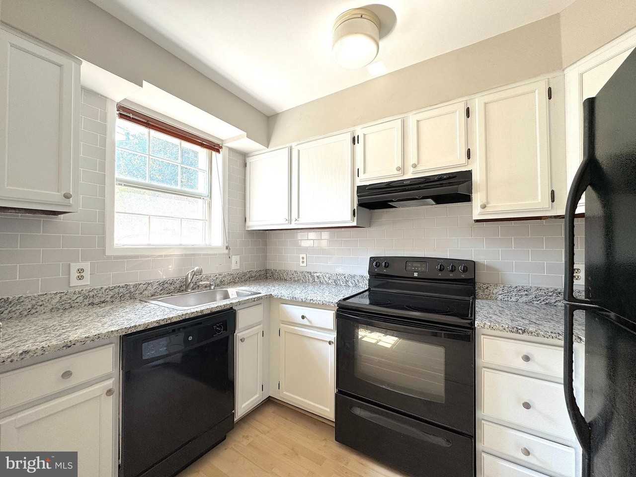 2509 S Walter Reed Dr Unit D #D - Photo 5 of 18