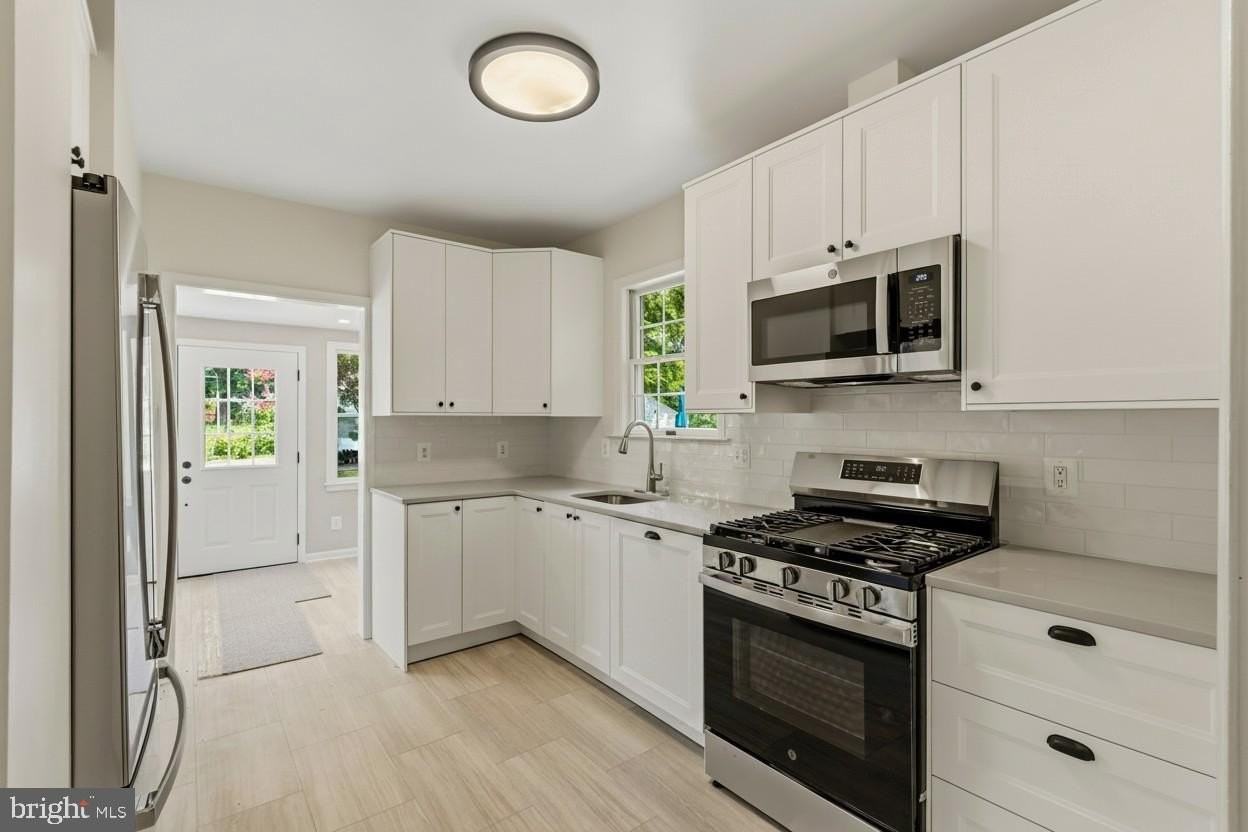 1801 S Glebe Rd - Photo 6 of 36