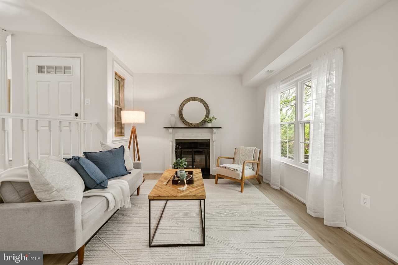 2811 S Woodrow St #B - Photo 6 of 26