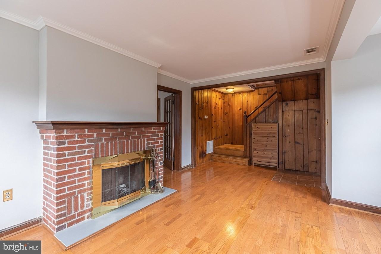 1906 S Ives St - Photo 6 of 22