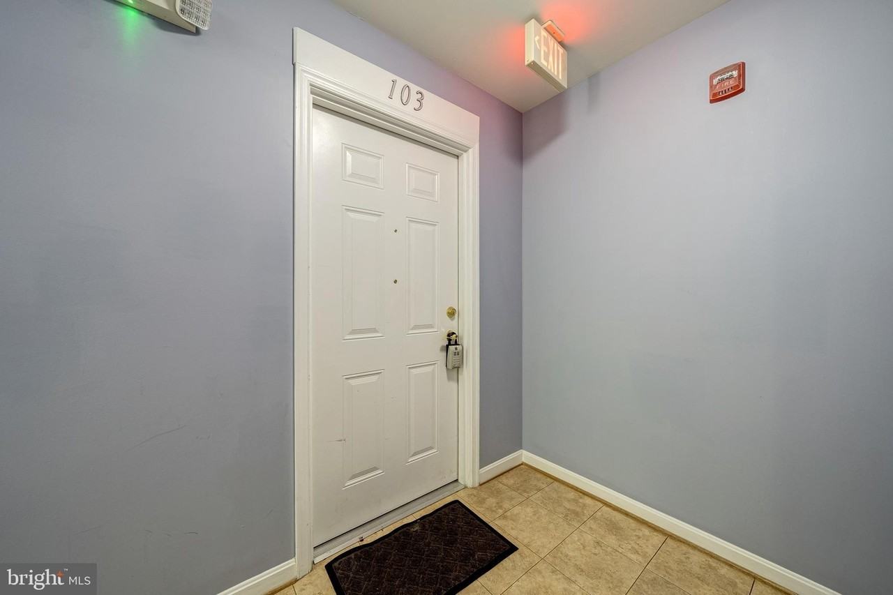 2912 17th St S #103 - Photo 3 of 32