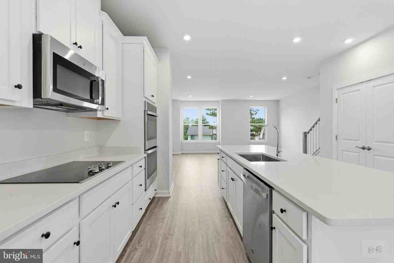 2118 Acadia Rd - Photo 7 of 49