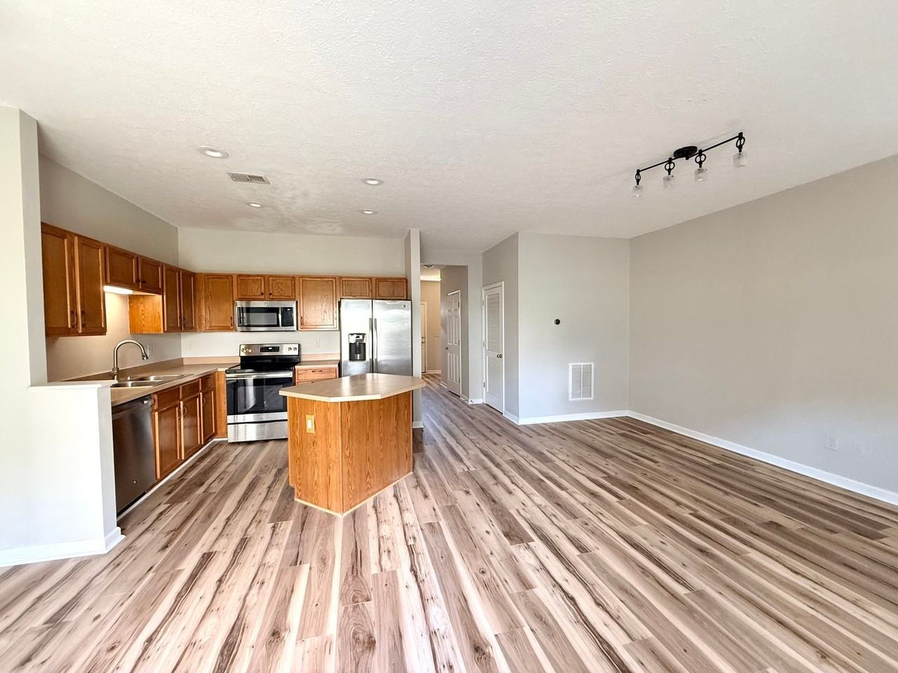 7277 Charlotte Pike - Photo 4 of 18