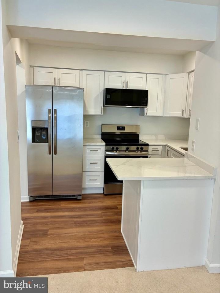 5772 Rexford Ct Unit G - Photo 3 of 31