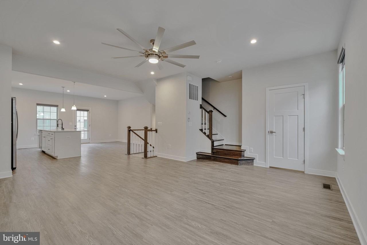 7849 Francis Dickens Ln - Photo 4 of 24
