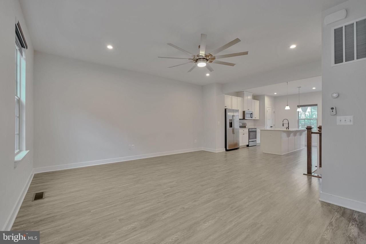 7849 Francis Dickens Ln - Photo 5 of 24