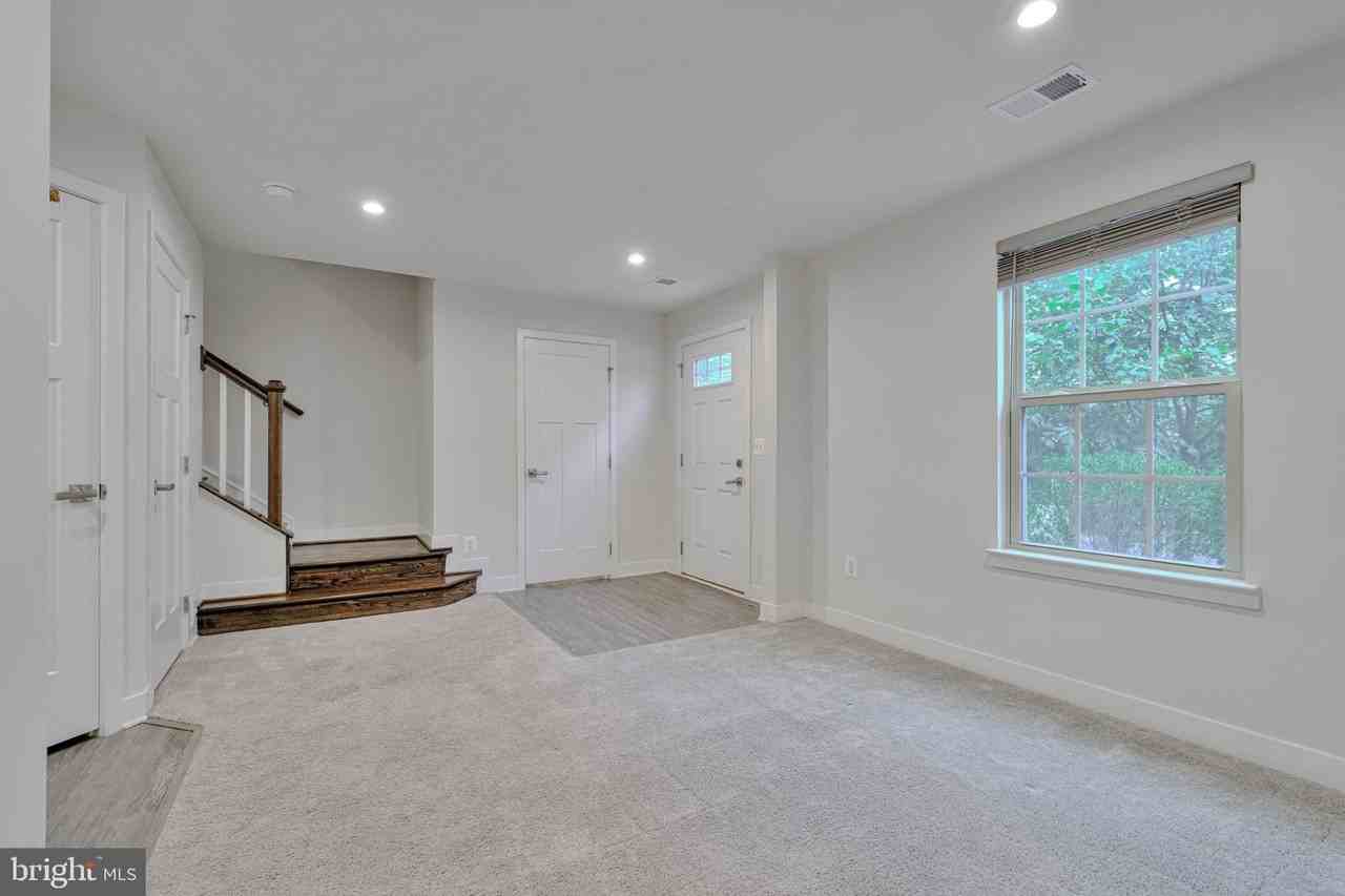 7849 Francis Dickens Ln - Photo 6 of 24