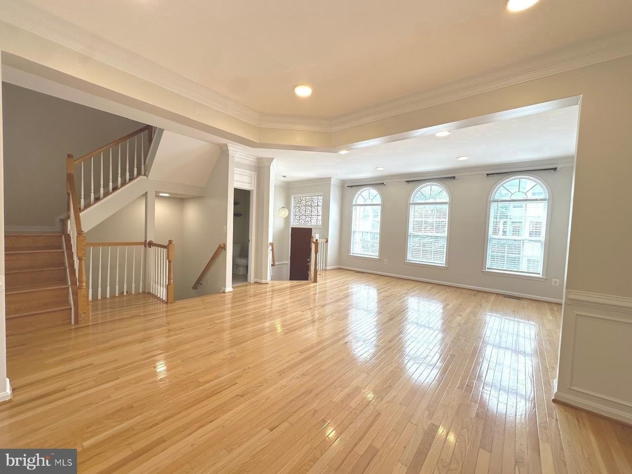 44272 Silkworth Ter - Photo 6 of 50