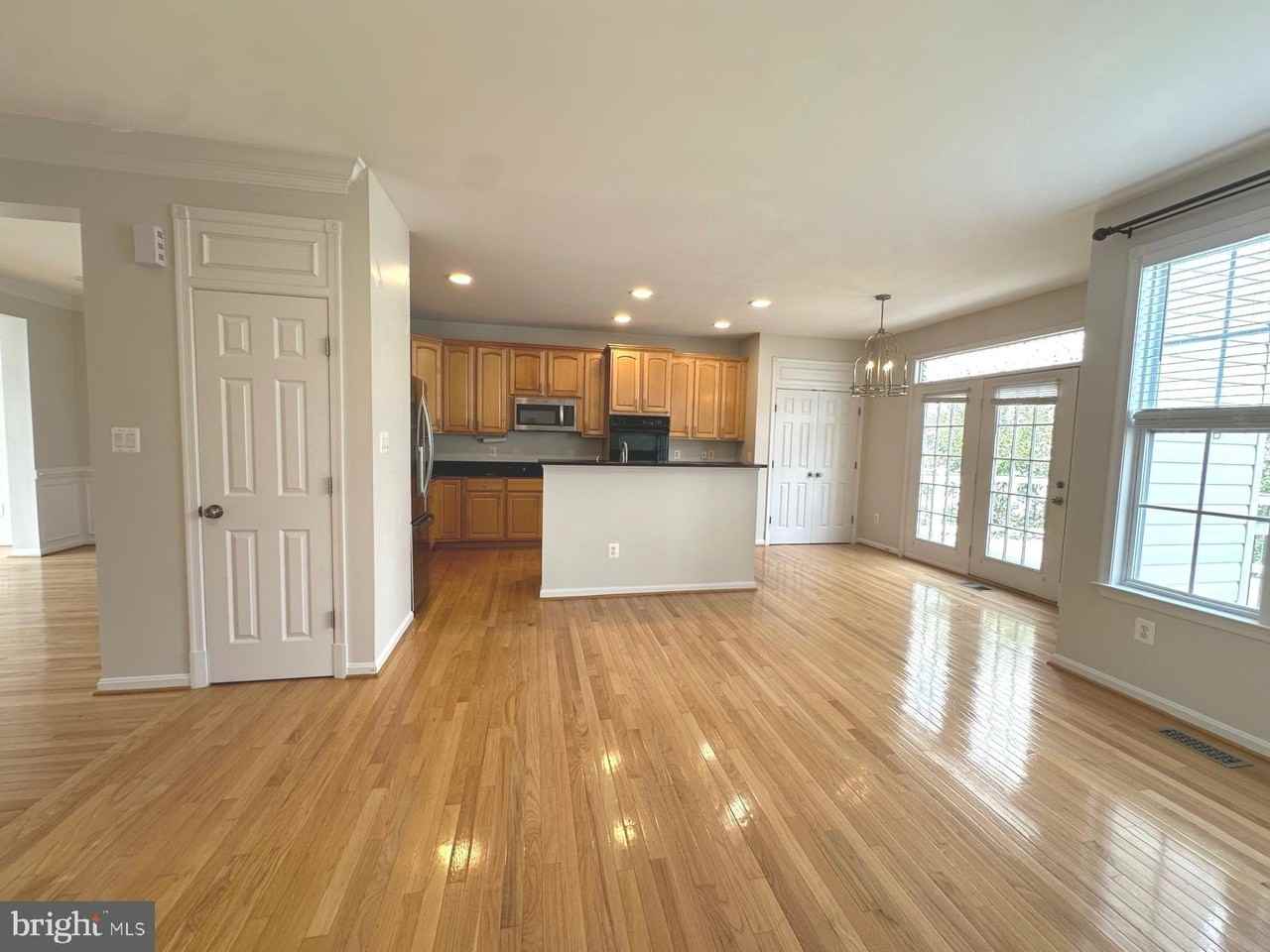 44272 Silkworth Ter - Photo 7 of 50