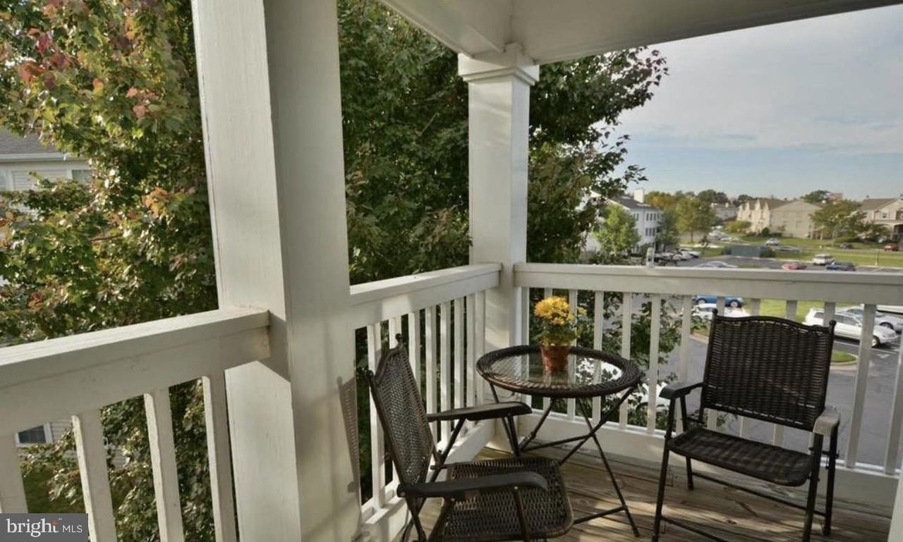 8095 Lacy Dr #304 - Photo 4 of 22