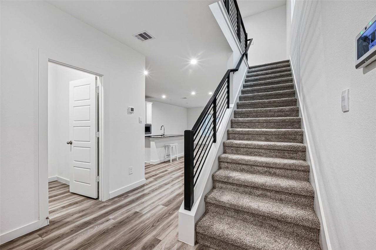 2937 Amherst Meadow Ln - Photo 4 of 34