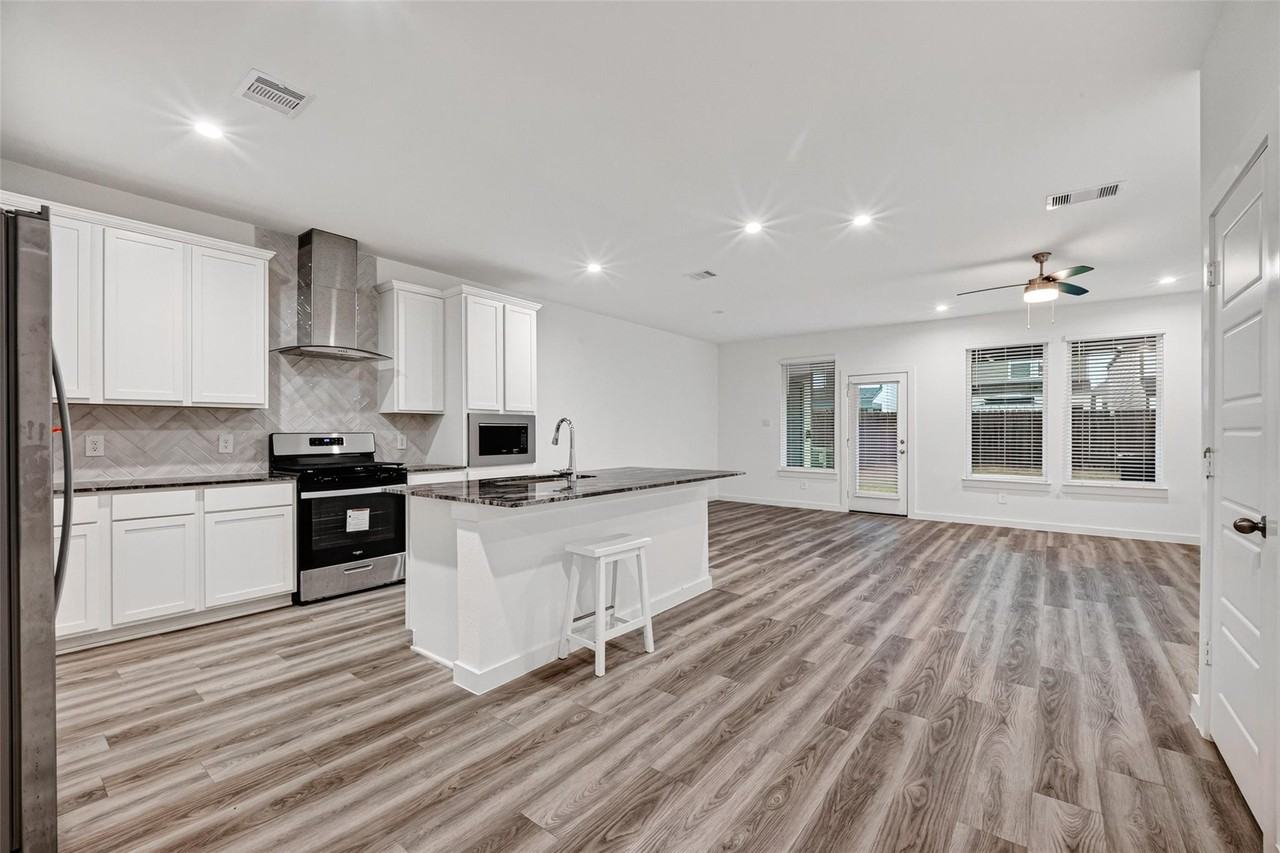 2937 Amherst Meadow Ln - Photo 5 of 34