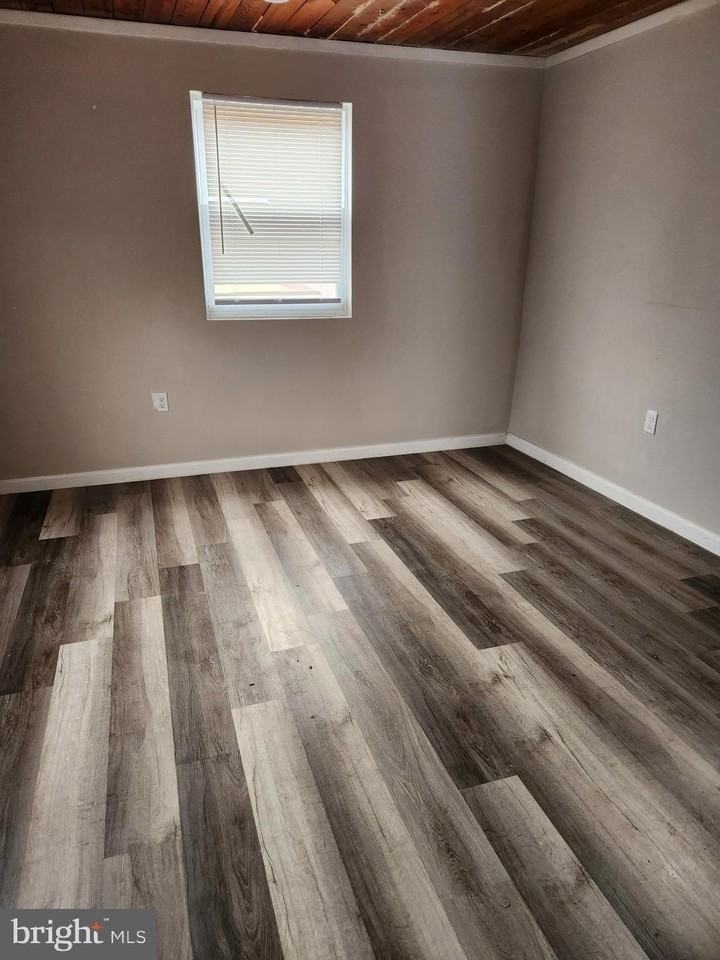 9349 Valley Rd #109 - Photo 3 of 6