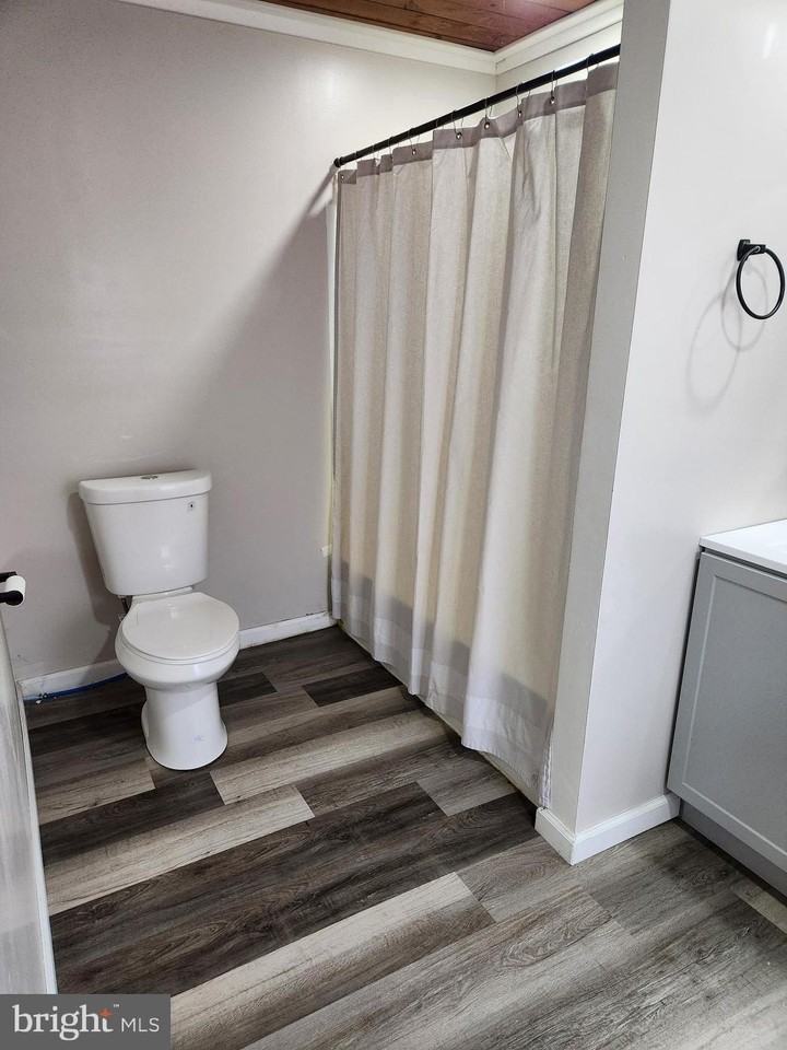 9349 Valley Rd #109 - Photo 5 of 6