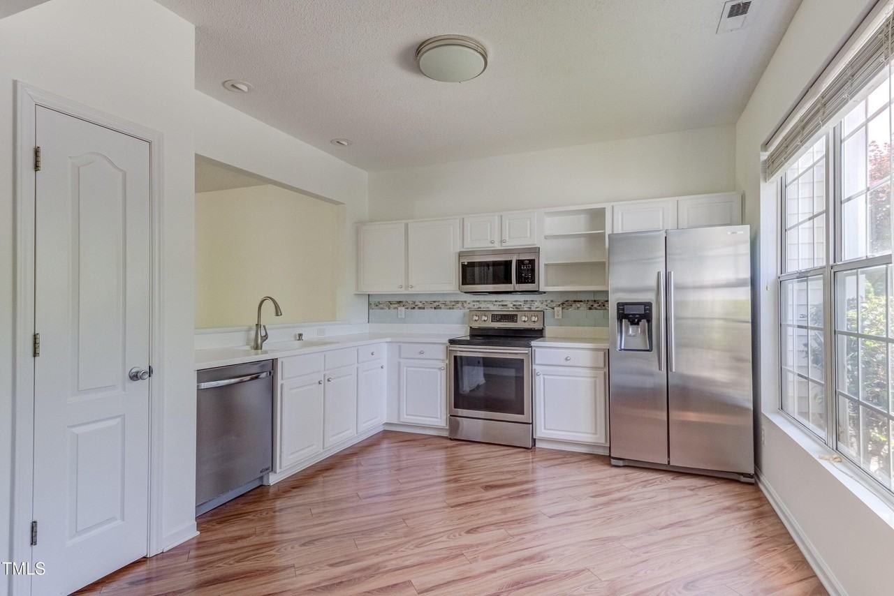 306 Orchard Park Dr - Photo 3 of 29