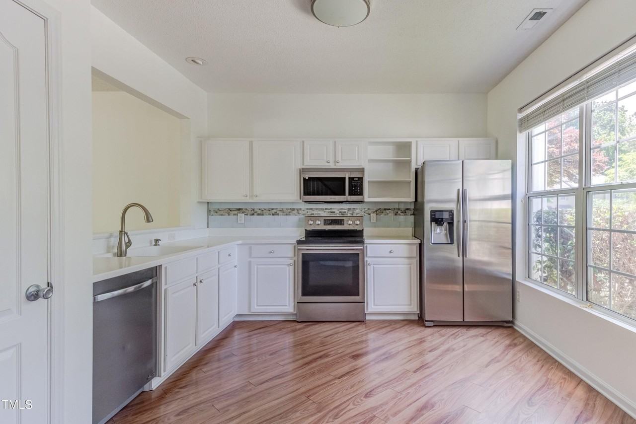 306 Orchard Park Dr - Photo 5 of 29