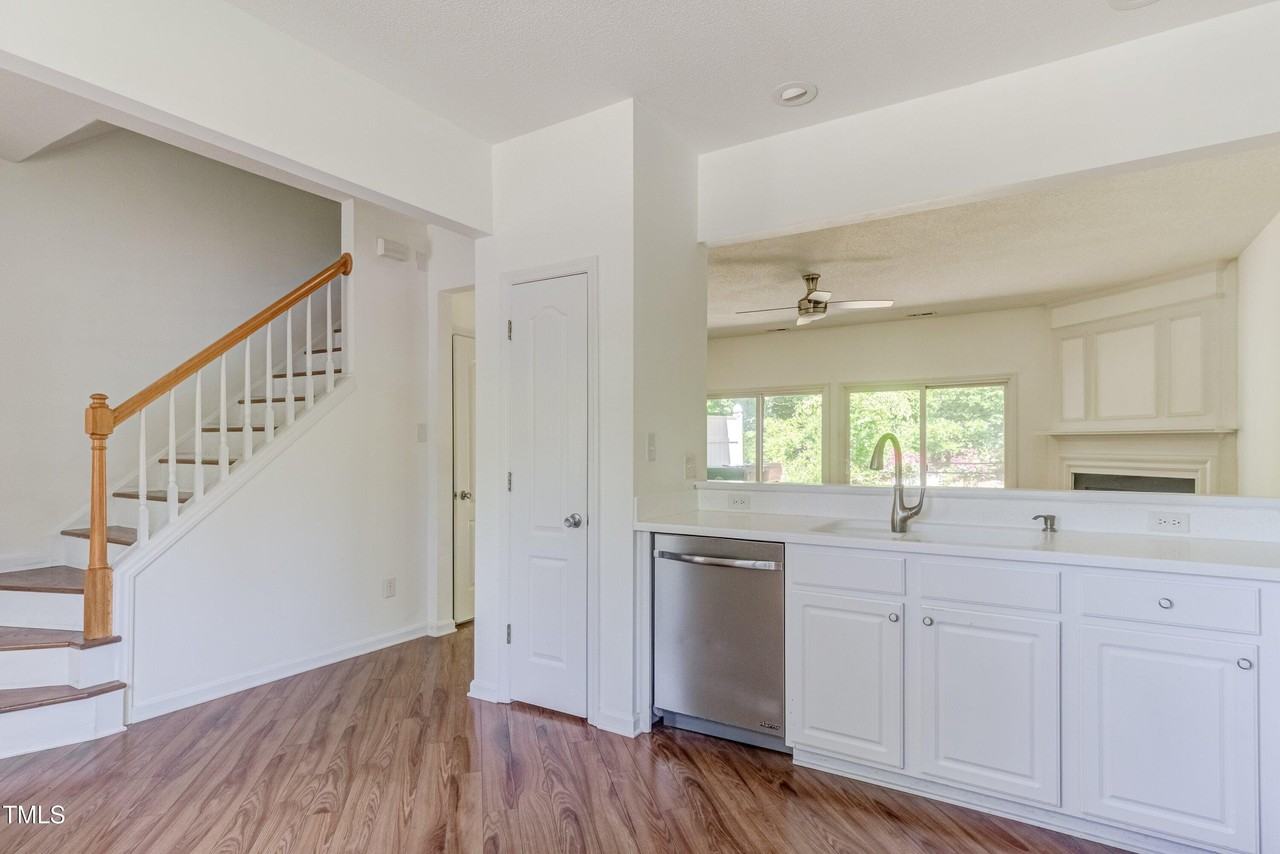 306 Orchard Park Dr - Photo 6 of 29
