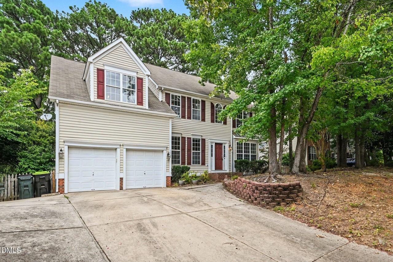 1203 Fairfax Woods Dr - Photo 2 of 30