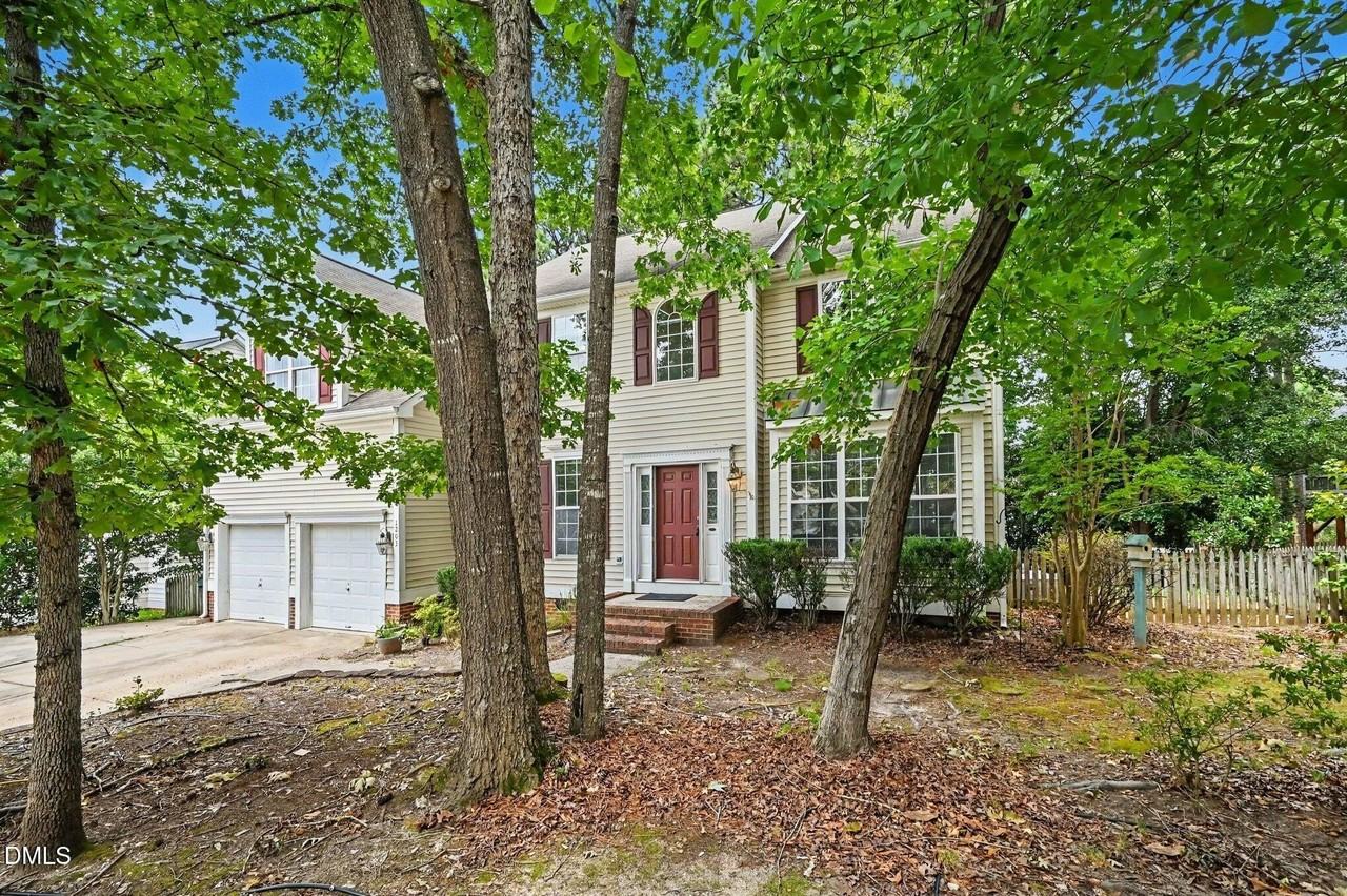 1203 Fairfax Woods Dr - Photo 3 of 30