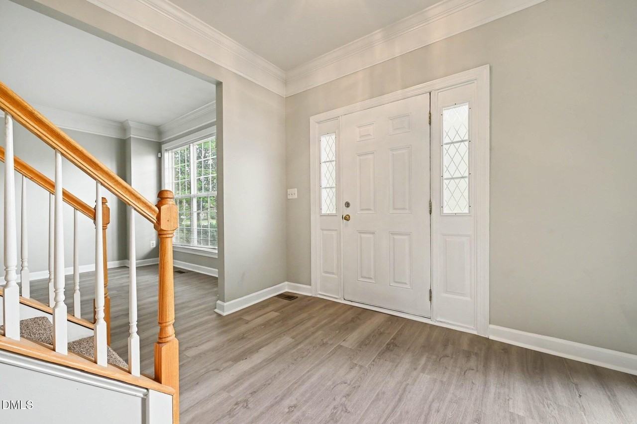 1203 Fairfax Woods Dr - Photo 5 of 30