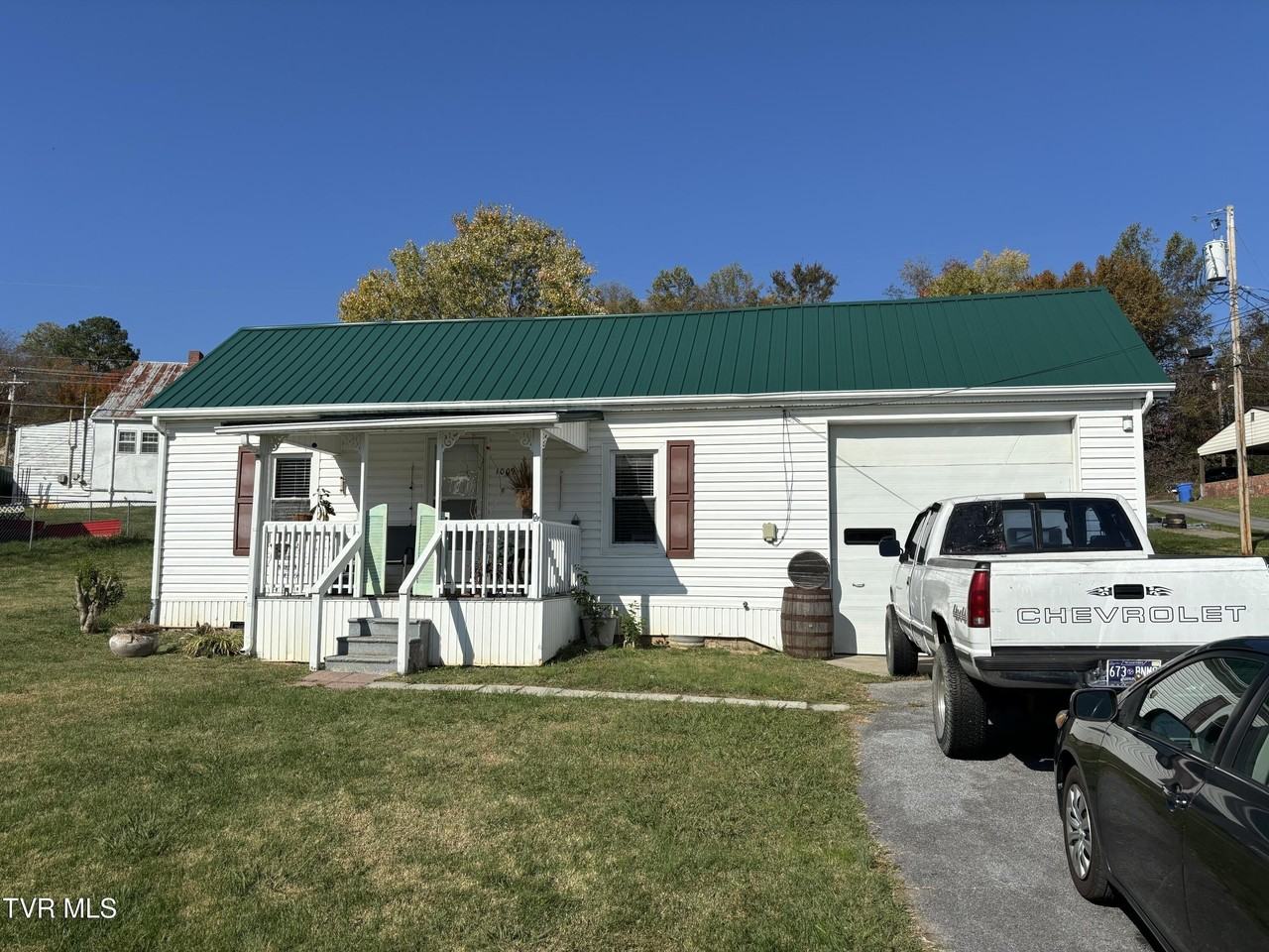 1009 Liberty Cir - Photo 2 of 18