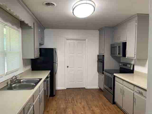107 Caran Rd - Photo 4 of 32