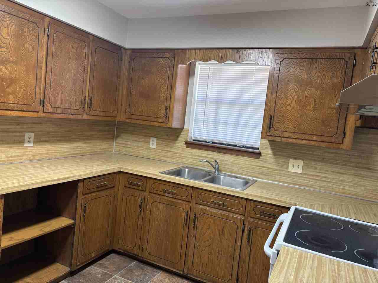 3902 Parker Blvd - Photo 6 of 18