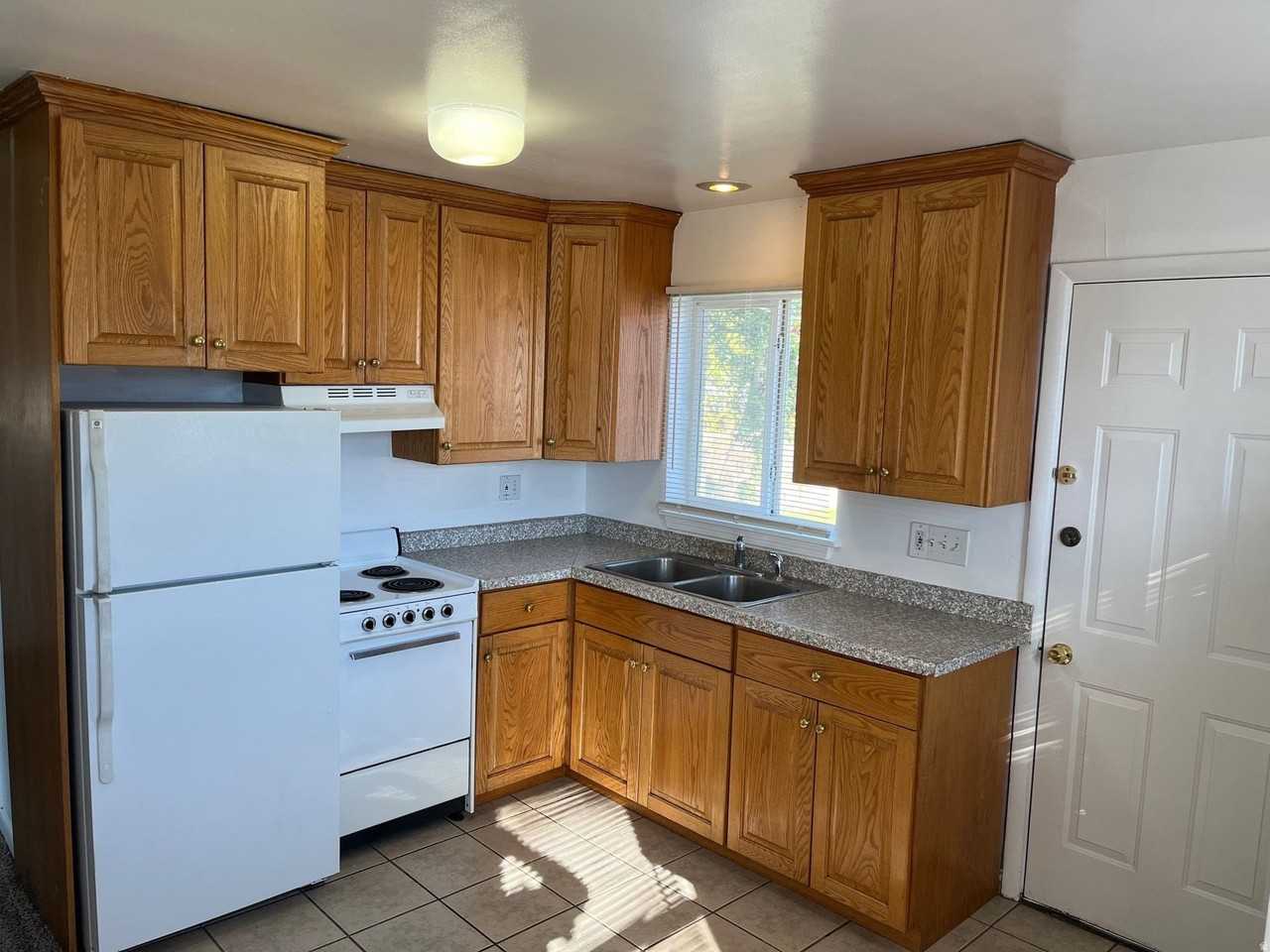 34 W Russett Ave - Photo 5 of 13