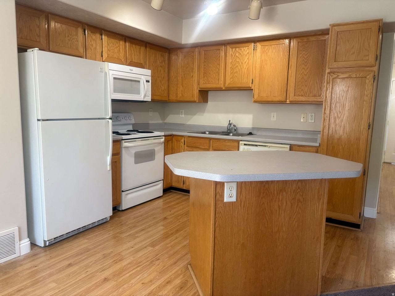 4791 W Barletta Ct - Photo 4 of 10