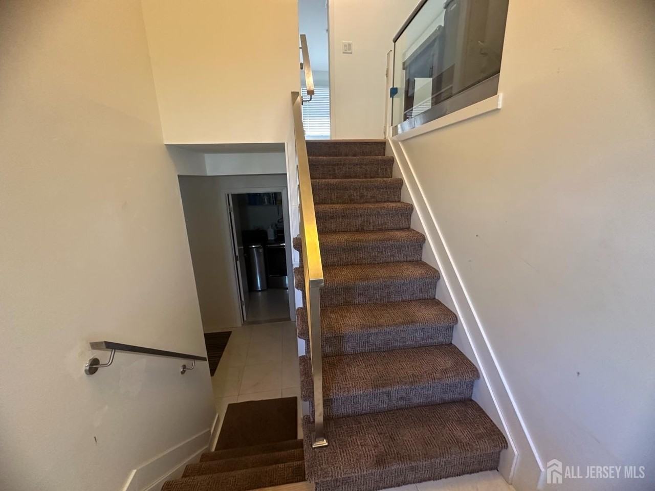 9 Holly Rd - Photo 7 of 29