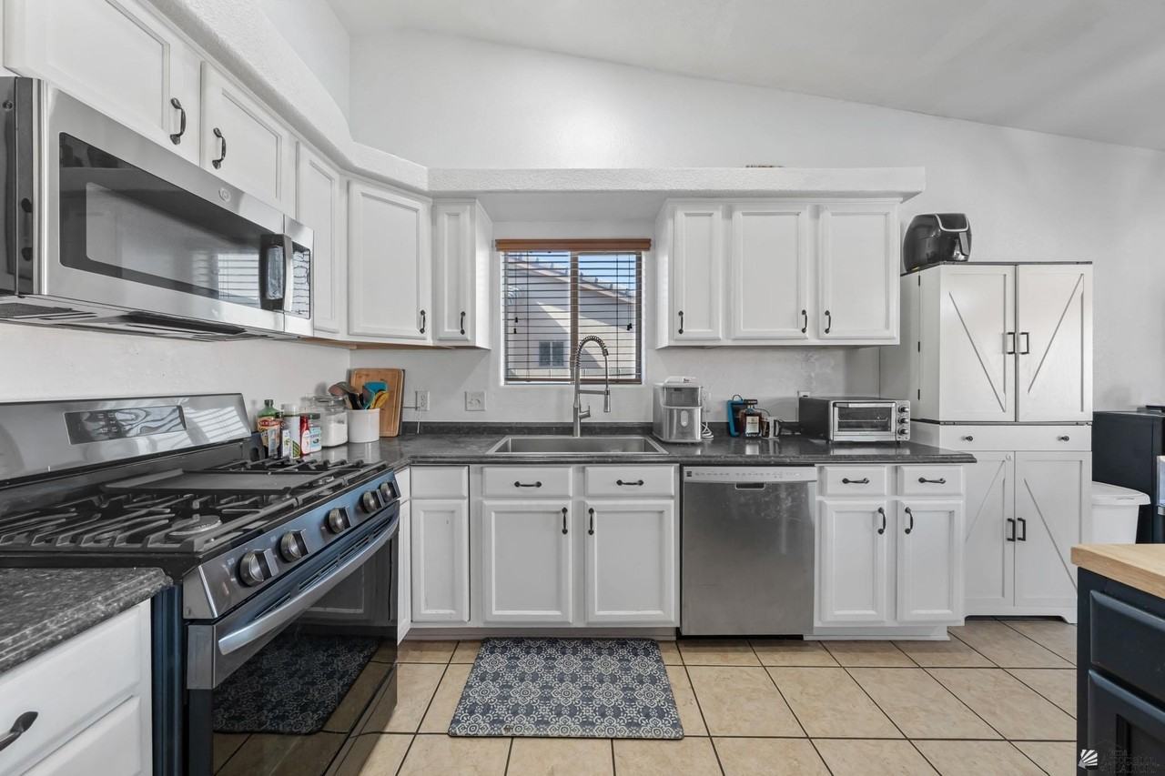 11756 E Omega Ln - Photo 3 of 16