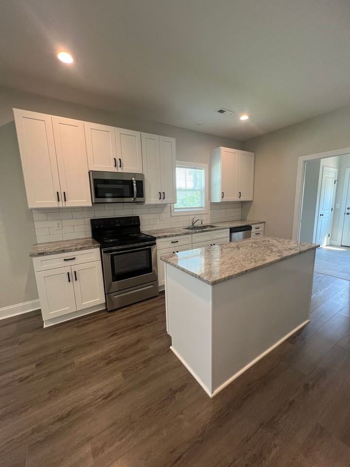 4308 Peachtree Ave - Photo 3 of 23