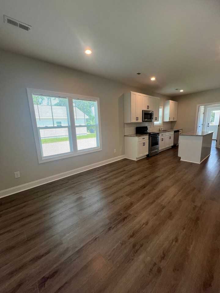 4308 Peachtree Ave - Photo 6 of 23