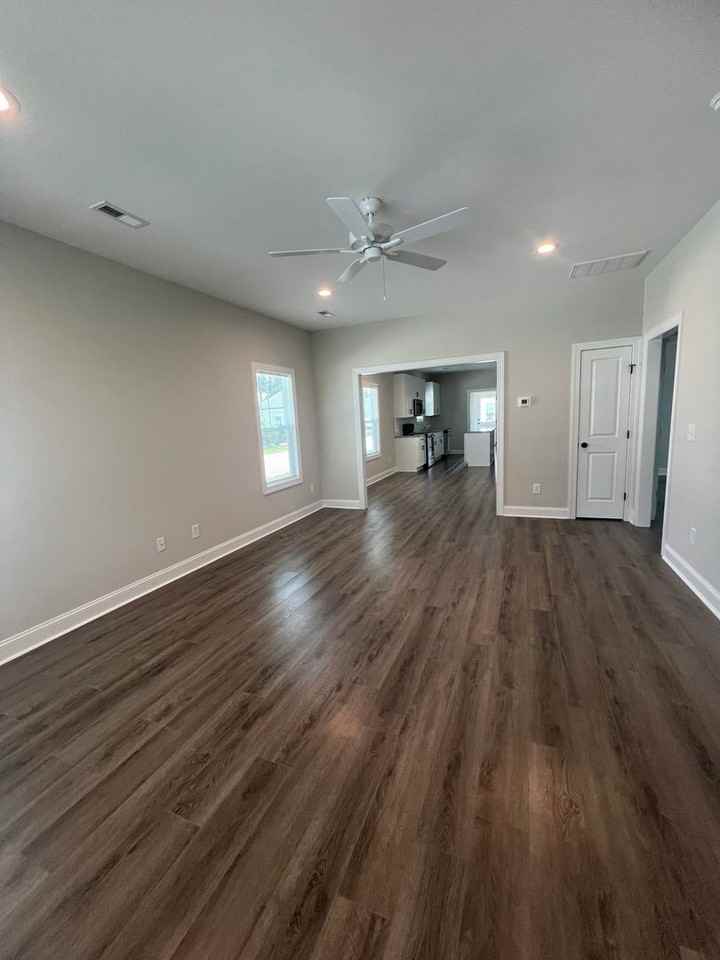 4308 Peachtree Ave - Photo 7 of 23