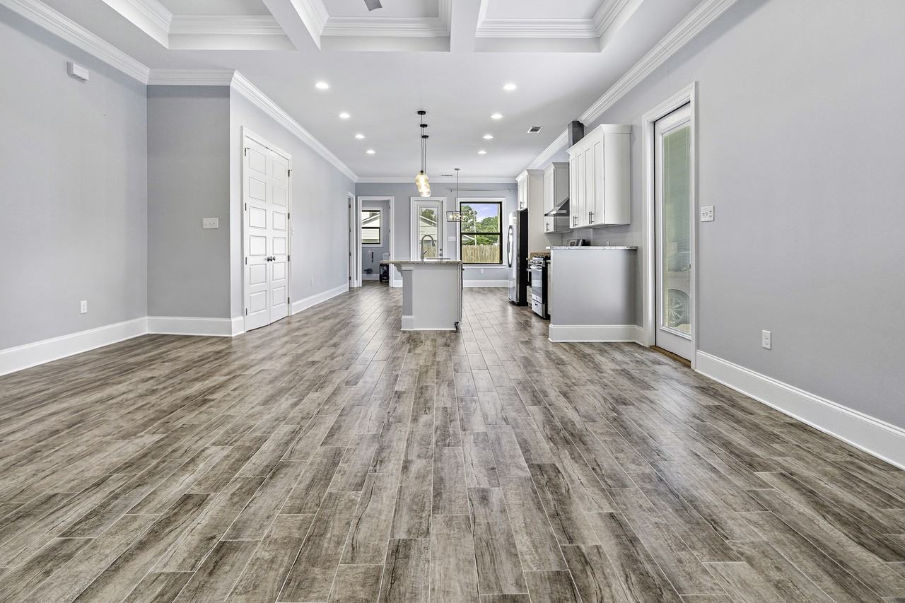 420 Waldo St #1 - Photo 4 of 14