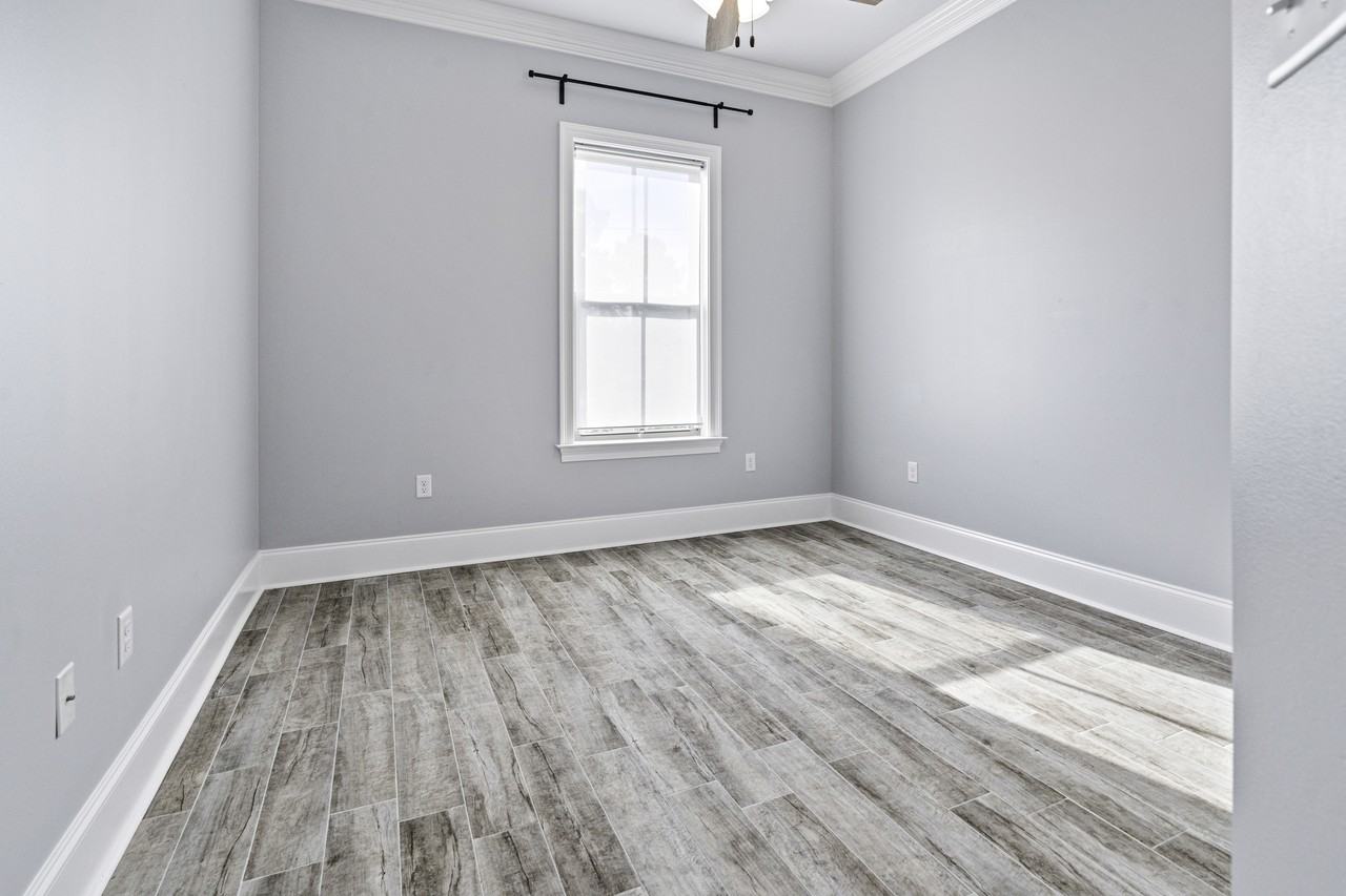 420 Waldo St #1 - Photo 5 of 14