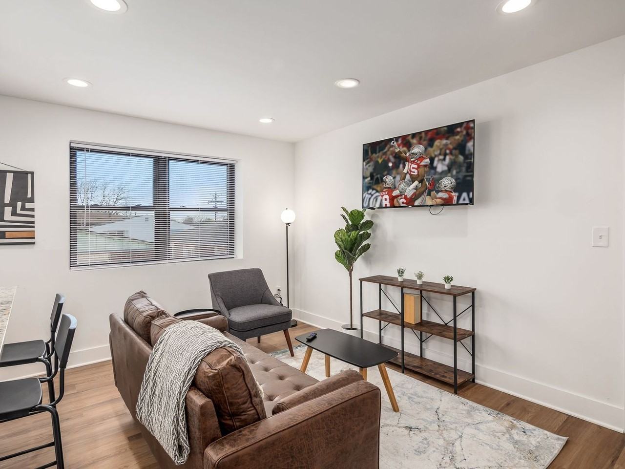 1656 E Livingston Ave #5 - Photo 2 of 16